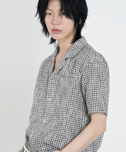 DUSTYWHITE(ダスティーホワイト)の「ブラックテクスチャーハーフスリーブシャツ(シャツ/ブラウス・メンズ・その他・MEDIUM/LARGE/X-LARGE)」の6枚目の写真