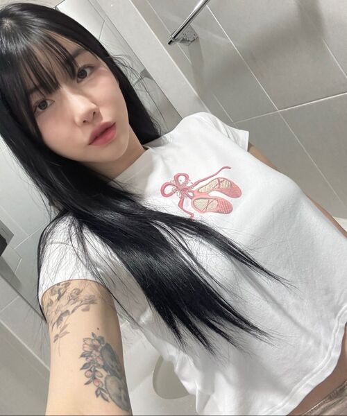 DAMISH（ダミシュ）の「バレエシューズリボンTシャツ_ホワイト（Tシャツ/カットソー・レディース・ホワイト・MEDIUM/SMALL）」の5枚目の写真