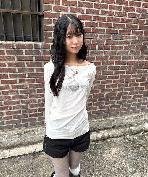 DAMISH(ダミシュ)の「ソブリンオブレタリングロングスリーブ_アイボリー(Tシャツ/カットソー・レディース・アイボリー・FREE)」の12枚目の写真