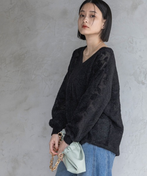 A part by(アパートバイ)の「フラワージャガードシアーニット(ニット/セーター・レディース・オフホワイト/グレー系その他2/ブラック・FREE)」の3枚目の写真