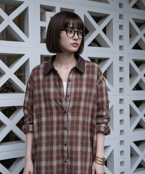 STYLE DELI(スタイルデリ)の「【BLK001】フェイクレザーカラーチェックシャツ(シャツ/ブラウス・レディース・レッド/ブラック・FREE)」の1枚目の写真