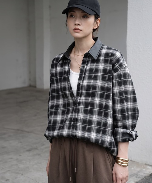 STYLE DELI(スタイルデリ)の「【BLK001】フェイクレザーカラーチェックシャツ(シャツ/ブラウス・レディース・レッド/ブラック・FREE)」の2枚目の写真
