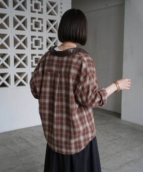 STYLE DELI(スタイルデリ)の「【BLK001】フェイクレザーカラーチェックシャツ(シャツ/ブラウス・レディース・レッド/ブラック・FREE)」の6枚目の写真