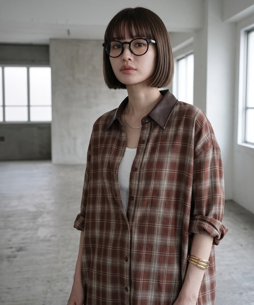 STYLE DELI(スタイルデリ)の「【BLK001】フェイクレザーカラーチェックシャツ(シャツ/ブラウス・レディース・レッド/ブラック・FREE)」の7枚目の写真