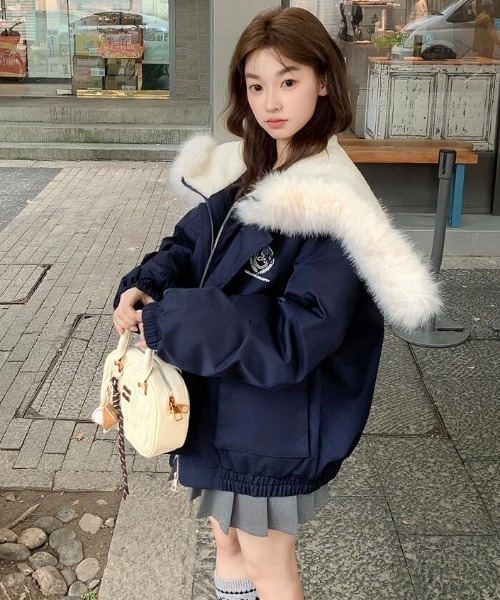 ちゃびん様　ダウンジャケット　セージ　サイズ38 タフタダウンジャケット フード着脱 フェイク仕様 アウター ブルゾン