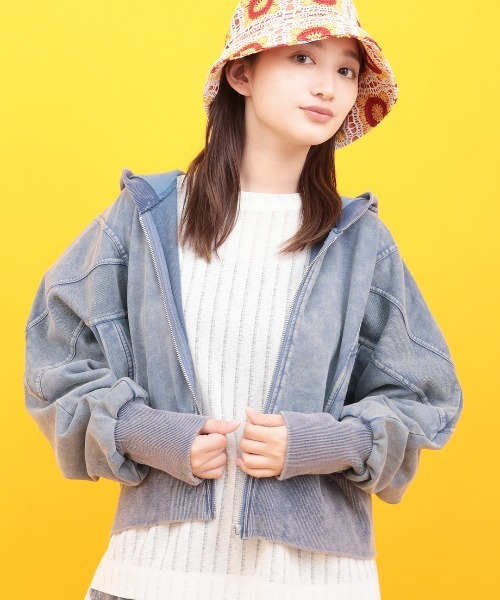 チチカカ（チチカカ）の「Orale! 裏毛ケミカル切替ジップパーカー（パーカー・レディース・ブラック/ブルー・FREE）」の5枚目の写真