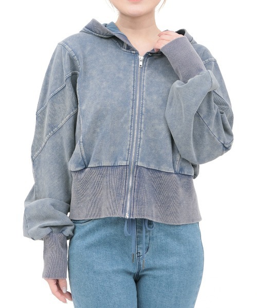 チチカカ（チチカカ）の「Orale! 裏毛ケミカル切替ジップパーカー（パーカー・レディース・ブラック/ブルー・FREE）」の7枚目の写真