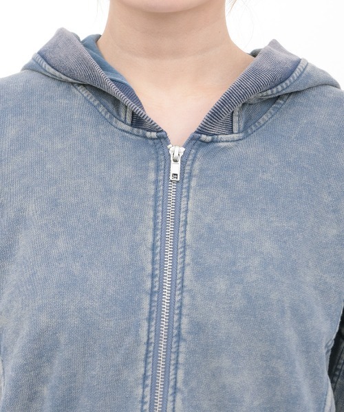 チチカカ（チチカカ）の「Orale! 裏毛ケミカル切替ジップパーカー（パーカー・レディース・ブラック/ブルー・FREE）」の10枚目の写真