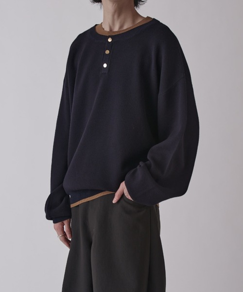 Lui's（ルイス）の「レイヤードヘンリー（ニット/セーター・メンズ・ネイビー/グレー/ブラック・M/S）」の3枚目の写真