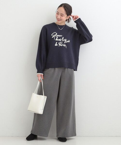 SHOO・LA・RUE(シューラルー)の「【洗濯機可/S-LL】裾スカラップが差がつく コード刺繍ロゴニット(ニット/セーター・レディース・ネイビー系4/グレー系4/アイボリー系4・02/01/04/03)」の6枚目の写真