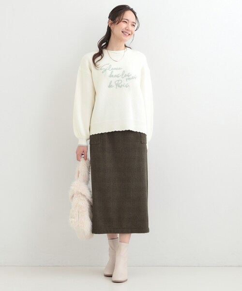 SHOO・LA・RUE(シューラルー)の「【洗濯機可/S-LL】裾スカラップが差がつく コード刺繍ロゴニット(ニット/セーター・レディース・ネイビー系4/グレー系4/アイボリー系4・02/01/04/03)」の10枚目の写真