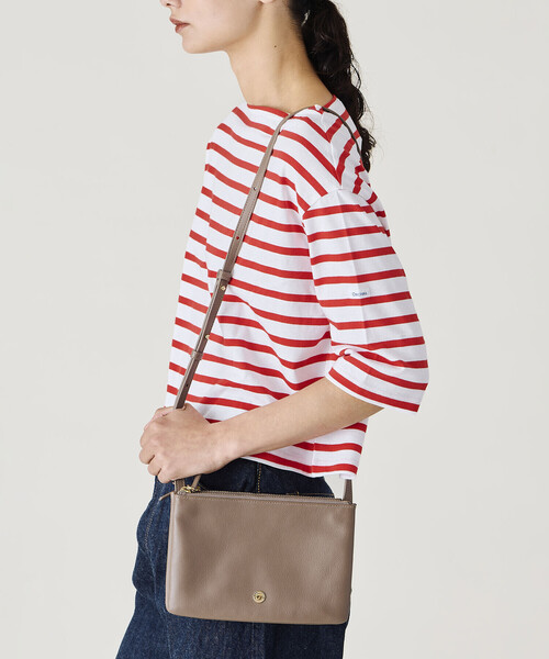 ORCIVAL（オーシバル）の「ORCIVAL | ナッパレザー ジップポーチショルダーバッグ UNISEX（ショルダーバッグ・レディース・ブラウン系その他2/ブラック/レッド・-）」の12枚目の写真