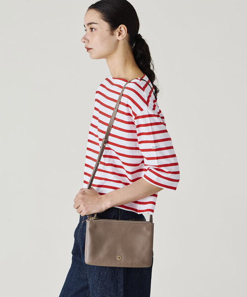 ORCIVAL（オーシバル）の「ORCIVAL | ナッパレザー ジップポーチショルダーバッグ UNISEX（ショルダーバッグ・レディース・ブラウン系その他2/ブラック/レッド・-）」の15枚目の写真