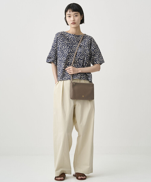 ORCIVAL（オーシバル）の「ORCIVAL | ナッパレザー ジップポーチショルダーバッグ UNISEX（ショルダーバッグ・レディース・ブラウン系その他2/ブラック/レッド・-）」の16枚目の写真