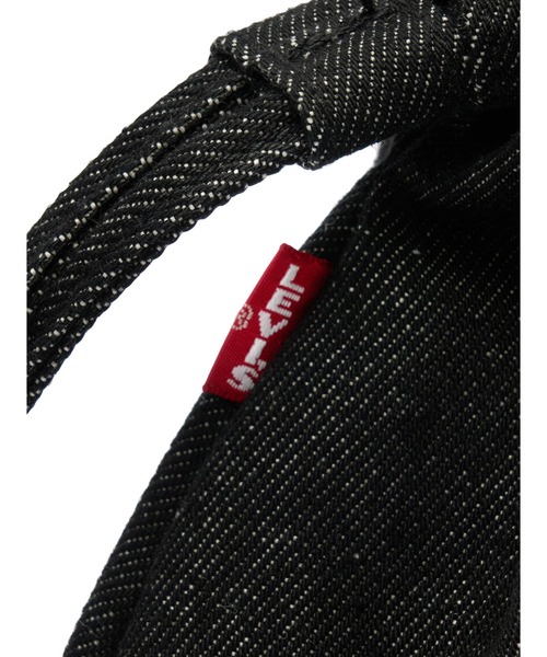 Levi's(リーバイス)の「Levi's/リーバイス イザベル クロスボディバッグ(ボディバッグ/ウエストポーチ・レディース・ブラック・OS)」の8枚目の写真