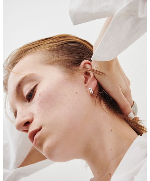 COLLAGE GALLARDAGALANTE（コラージュガリャルダガランテ）の「Sivelle./Silver925ボールフープピアス（ピアス（両耳用）・レディース・シルバー・FREE）」の2枚目の写真