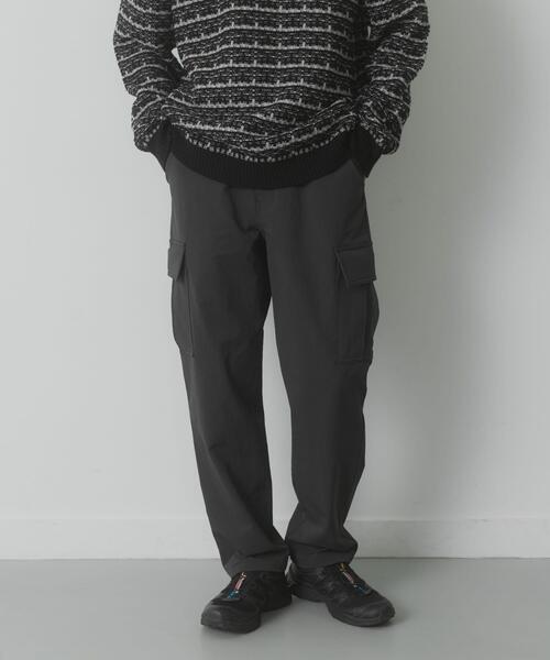 ITEMS URBANRESEARCH（アイテムズ アーバンリサーチ）の「Light & Heat カーゴパンツ（その他パンツ・メンズ・ブラック/チャコールグレー・MEDIUM/LARGE）」の18枚目の写真