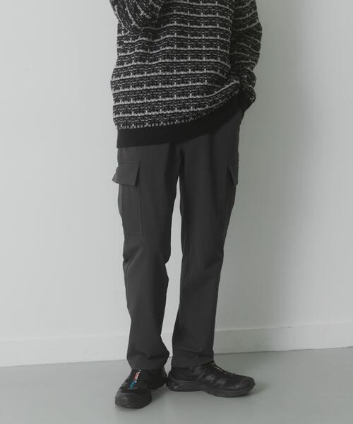 ITEMS URBANRESEARCH（アイテムズ アーバンリサーチ）の「Light & Heat カーゴパンツ（その他パンツ・メンズ・ブラック/チャコールグレー・MEDIUM/LARGE）」の3枚目の写真