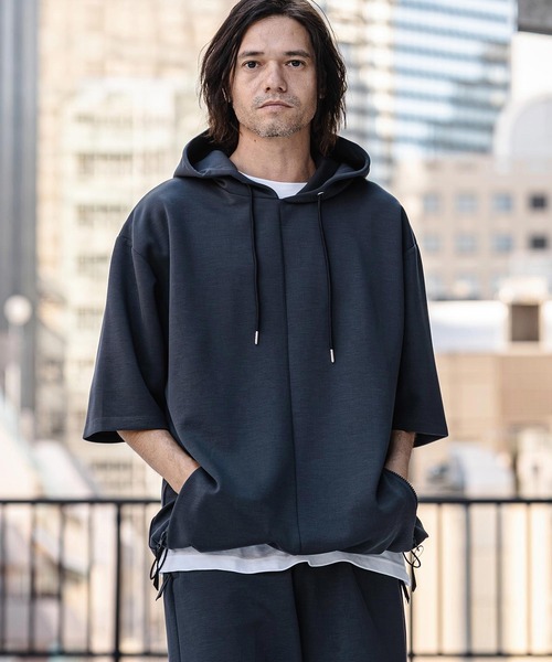 CAMBIO(カンビオ)の「mpa4039-Lyocell Blend Lightweight Cardboard Knit Short Sleeve Zip Parka 半袖パーカー(S65426cmb)(パーカー・メンズ・ブラック/ダークブルー/チャコール/キナリ・S/M/L)」の5枚目の写真