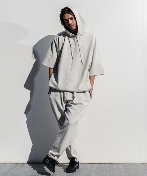 CAMBIO(カンビオ)の「mpa4039-Lyocell Blend Lightweight Cardboard Knit Short Sleeve Zip Parka 半袖パーカー(S65426cmb)(パーカー・メンズ・ブラック/ダークブルー/チャコール/キナリ・S/M/L)」の12枚目の写真