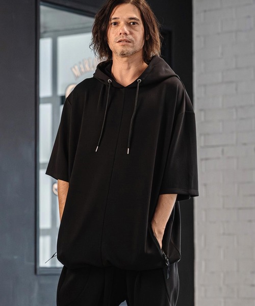 CAMBIO(カンビオ)の「mpa4039-Lyocell Blend Lightweight Cardboard Knit Short Sleeve Zip Parka 半袖パーカー(S65426cmb)(パーカー・メンズ・ブラック/ダークブルー/チャコール/キナリ・S/M/L)」の13枚目の写真