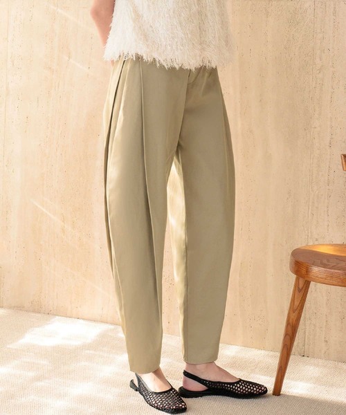 ELFRANK（エルフランク）の「【2026SS】ボックスプリーツ カーブパンツ ワイドパンツ《着用動画あり》（その他パンツ・レディース・ベージュ/チャコールグレー・L/M/S）」の3枚目の写真