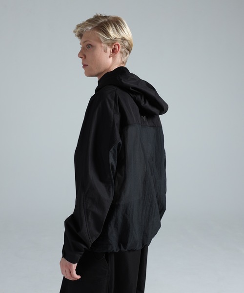 Y-3（ワイスリー）の「Y-3 HOODED UTILITY JACKET（ブルゾン・メンズ・ブラック・SMALL/MEDIUM/LARGE/X-LARGE/X-SMALL）」の2枚目の写真
