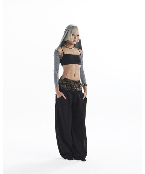 KAIYA(カイヤ)の「sheena camo layered pants - gray(スウェットパンツ・レディース・その他・FREE)」の5枚目の写真