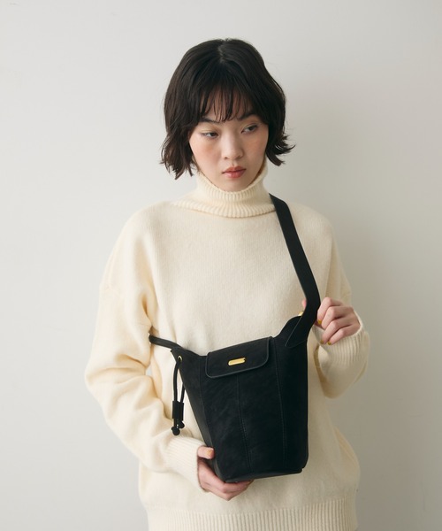 full/fill.（フルフィル）の「plate flap shoulder bag / プレート付きフラップショルダーバッグ（ショルダーバッグ・レディース・ブラック/グレー・FREE）」の22枚目の写真