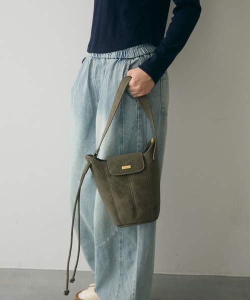 full/fill.（フルフィル）の「plate flap shoulder bag / プレート付きフラップショルダーバッグ（ショルダーバッグ・レディース・ブラック/グレー・FREE）」の21枚目の写真