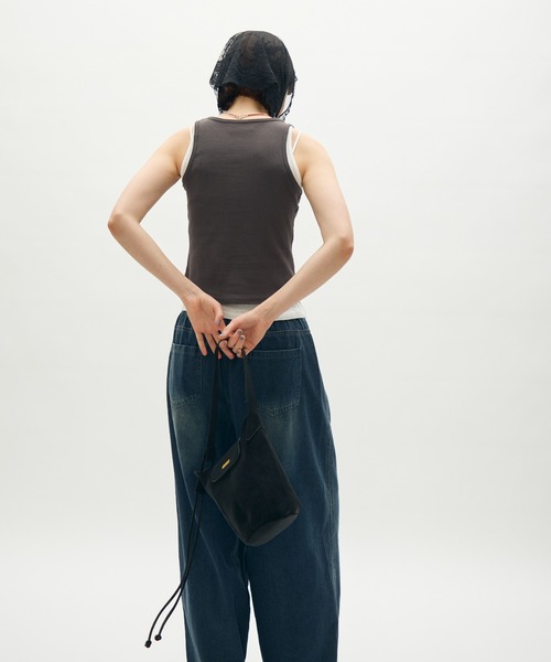 full/fill.（フルフィル）の「plate flap shoulder bag / プレート付きフラップショルダーバッグ（ショルダーバッグ・レディース・ブラック/グレー・FREE）」の6枚目の写真