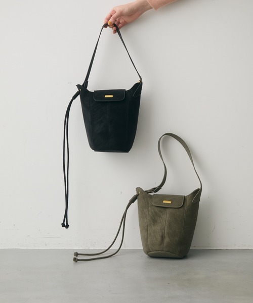 full/fill.（フルフィル）の「plate flap shoulder bag / プレート付きフラップショルダーバッグ（ショルダーバッグ・レディース・ブラック/グレー・FREE）」の13枚目の写真