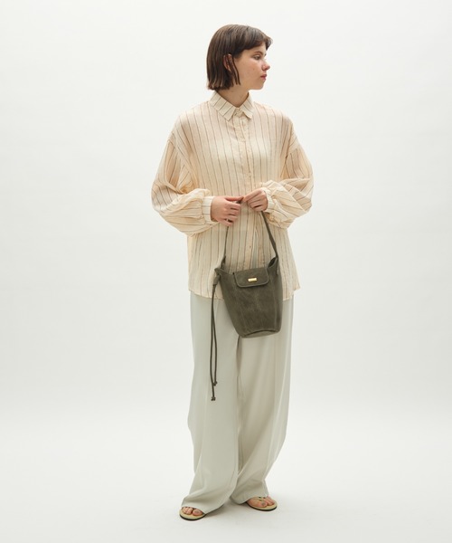 full/fill.（フルフィル）の「plate flap shoulder bag / プレート付きフラップショルダーバッグ（ショルダーバッグ・レディース・ブラック/グレー・FREE）」の10枚目の写真