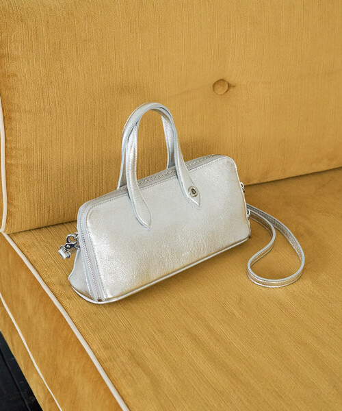 FREAK'S STORE(フリークスストア)の「限定展開 BEAURE LUNEA/ビュレルネア <本革>レザー ワイド ファスナー ショルダーバッグ(ショルダーバッグ・レディース・ブラック/シルバー/ベージュ・ONE SIZE)」の3枚目の写真