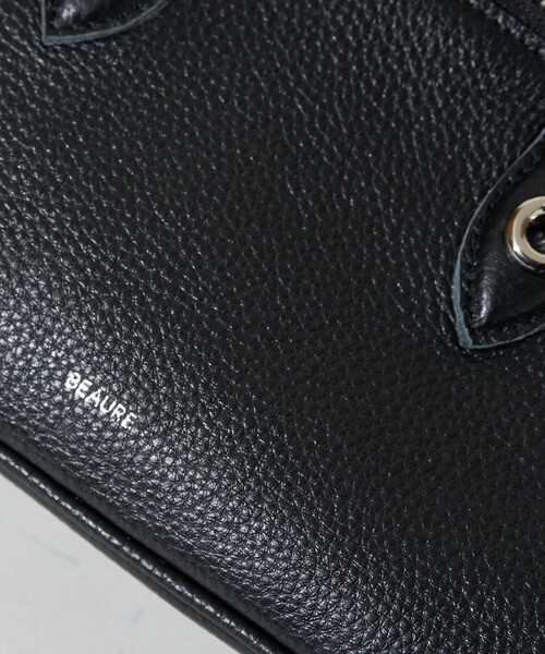 FREAK'S STORE(フリークスストア)の「限定展開 BEAURE LUNEA/ビュレルネア <本革>レザー ワイド ファスナー ショルダーバッグ(ショルダーバッグ・レディース・ブラック/シルバー/ベージュ・ONE SIZE)」の9枚目の写真
