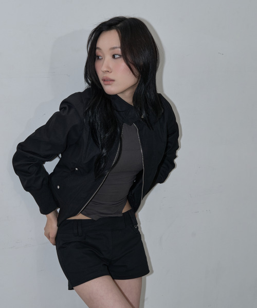 ZIZEMUSEUM(ジゼミュージアム)の「HIGH NECK ZIP-UP SLIM JACKET (BLACK)(ナイロンジャケット・レディース・その他・SMALL/MEDIUM/LARGE)」の6枚目の写真
