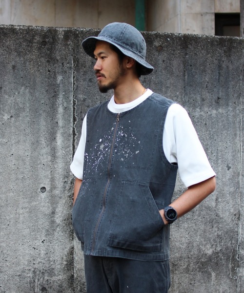 Snow Peak(スノーピーク)の「Snow Peak / Sulfur Dyed Fade Painted Vest フェードペイントベスト(ベスト・メンズ・ホワイト/チャコール・S/M/L/XL)」の2枚目の写真