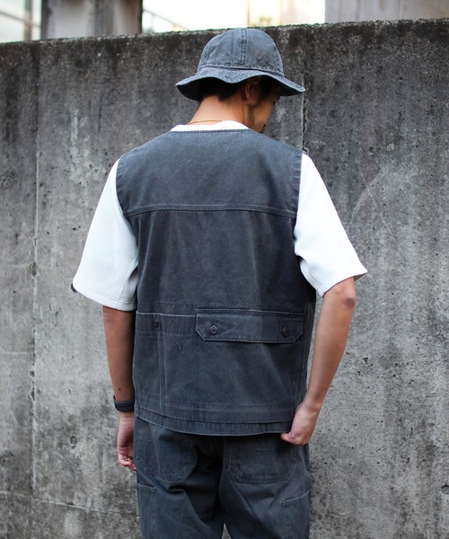 Snow Peak(スノーピーク)の「Snow Peak / Sulfur Dyed Fade Painted Vest フェードペイントベスト(ベスト・メンズ・ホワイト/チャコール・S/M/L/XL)」の15枚目の写真