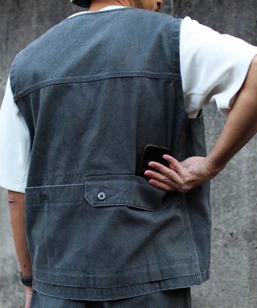 Snow Peak(スノーピーク)の「Snow Peak / Sulfur Dyed Fade Painted Vest フェードペイントベスト(ベスト・メンズ・ホワイト/チャコール・S/M/L/XL)」の16枚目の写真