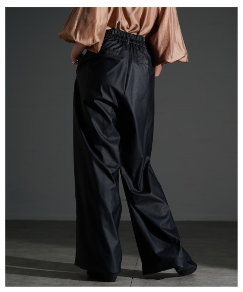 Sawa a la mode（サワアラモード）の「フェイクレザータックワイドパンツ（その他パンツ・レディース・ブルー/ブラック/イエロー・FREE）」の21枚目の写真