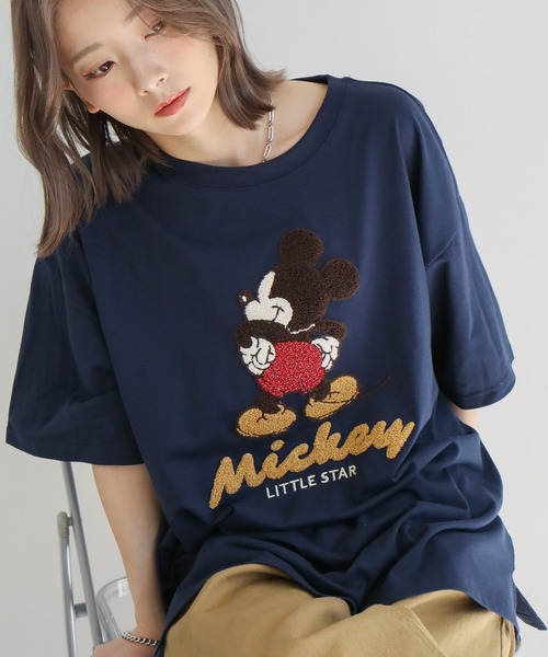 Disney(ディズニー)の「【Disney/ディズニー】別注 アソート アートワークデザイン サガラ刺繍 半袖Tシャツ(Tシャツ/カットソー・メンズ・ベージュ系1/ネイビー系2/ベージュ系2/ネイビー系1/ホワイト系4/ホワイト系6/ブラック系3/ホワイト系3/ホワイト系5/ブラック系2/ベージュ系3/ホワイト系1/ホワイト系2/ネイビー系3/ブラック系5/ブラック系6/ブラック系4/ブラック系1・M/LL/L)」の16枚目の写真