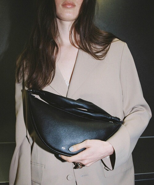 ADAM ET ROPE'（アダムエロペ）の「【PFT】Tori Long Shoulder Bag（ショルダーバッグ・レディース・ブラック/ベージュ・FREE）」の5枚目の写真