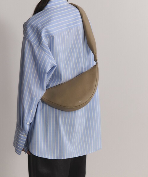 ADAM ET ROPE'（アダムエロペ）の「【PFT】Tori Long Shoulder Bag（ショルダーバッグ・レディース・ブラック/ベージュ・FREE）」の10枚目の写真