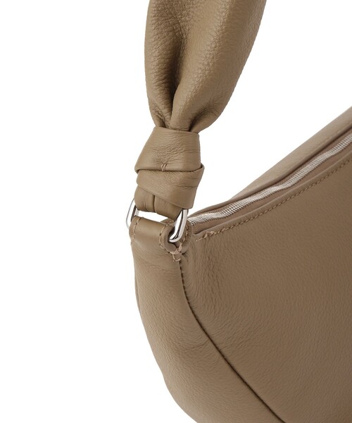 ADAM ET ROPE'（アダムエロペ）の「【PFT】Tori Long Shoulder Bag（ショルダーバッグ・レディース・ブラック/ベージュ・FREE）」の15枚目の写真