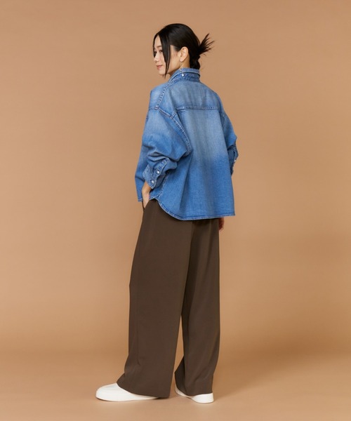 INED(イネド)の「【別注アイテム】スーパービッグシャツAlmond《Healthy DENIM》(シャツ/ブラウス・レディース・インディゴブルー・9号/11号)」の14枚目の写真