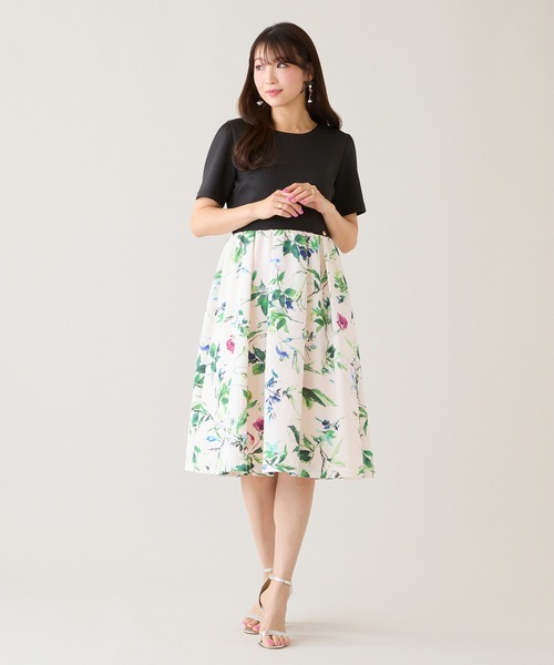 Rose Tiara(ローズティアラ)の「クラシカルローズコンビワンピース(ワンピース・レディース・ブラック・38/40/42/46)」の4枚目の写真