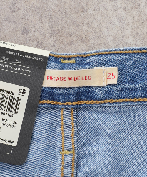 Levi's（リーバイス）の「LEVI'S/リーバイス RIBCAGE WIDE LEG A6081-0020（その他パンツ・レディース・ブルー・24cm/26cm/25cm/27cm）」の10枚目の写真