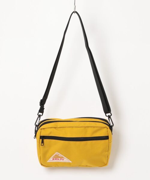 TSURUYA(ツルヤ)の「《KELTY》RECTANGLE ZIP SHOULDER(ショルダーバッグ・メンズ・マスタード/ブラック/ブラウン系その他/セージグリーン・フリー)」の4枚目の写真