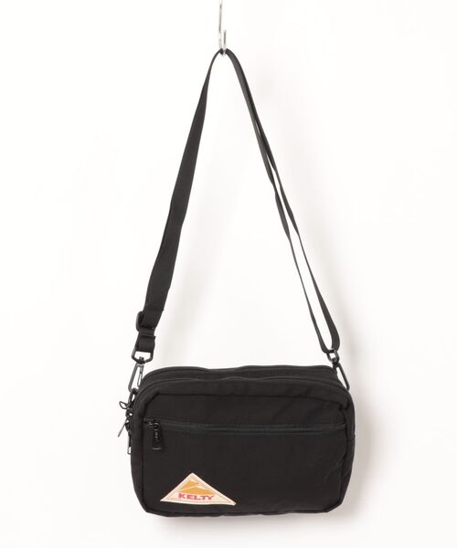 TSURUYA(ツルヤ)の「《KELTY》RECTANGLE ZIP SHOULDER(ショルダーバッグ・メンズ・マスタード/ブラック/ブラウン系その他/セージグリーン・フリー)」の1枚目の写真