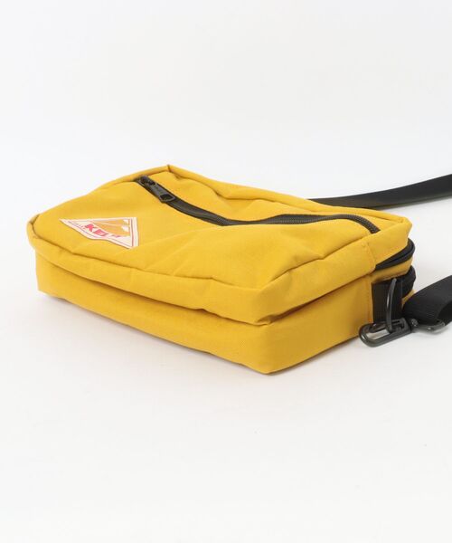TSURUYA(ツルヤ)の「《KELTY》RECTANGLE ZIP SHOULDER(ショルダーバッグ・メンズ・マスタード/ブラック/ブラウン系その他/セージグリーン・フリー)」の6枚目の写真